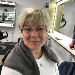 Meet your Posher, Gina